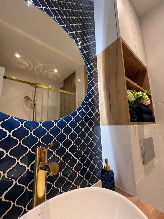 B&W Luxurious Apartment In The Heart Of Wroclaw Ngoại thất bức ảnh